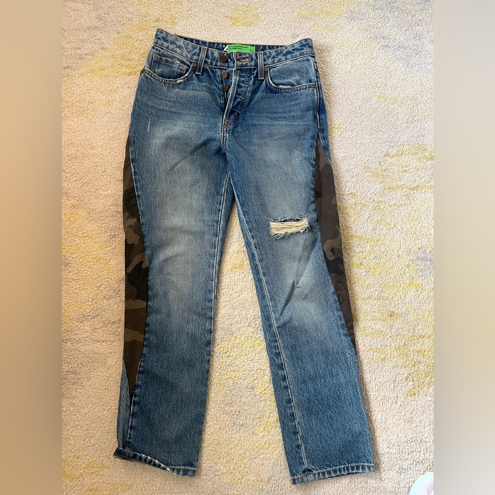 Sandrine Rose “the virgin label” Jeans with Camo Accents size 26